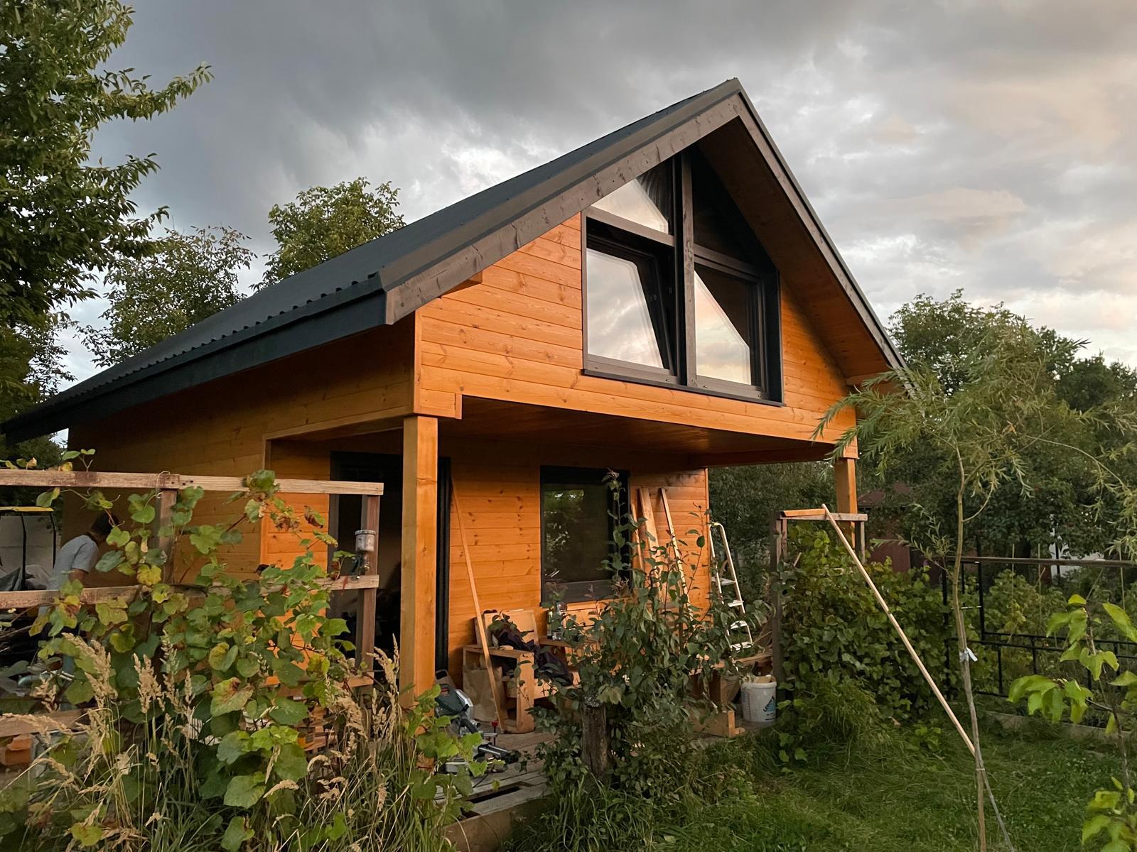 Montaż okien oraz blachy dachowej