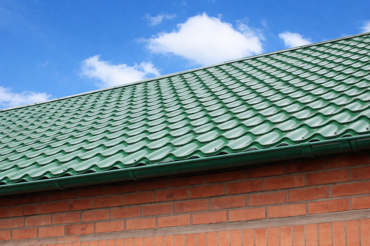 Blachodachówka na budynku mieszkalnym